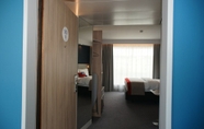 Bedroom 7 Holiday Inn Express Zurich Airport, an IHG Hotel