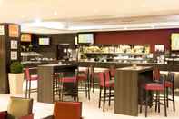 Bar, Cafe and Lounge Holiday Inn Express Zurich Airport, an IHG Hotel