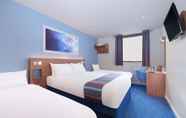 Kamar Tidur 4 Travelodge Edinburgh Airport Ratho Station