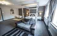 Kamar Tidur 6 The Pied Bull