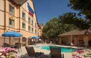 Swimming Pool 3 Fairfield Inn & Suites by Marriott Selma Kingsburg