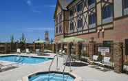 Swimming Pool 2 Fairfield Inn & Suites by Marriott Selma Kingsburg