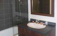 In-room Bathroom 3 Residhome Roissy Village