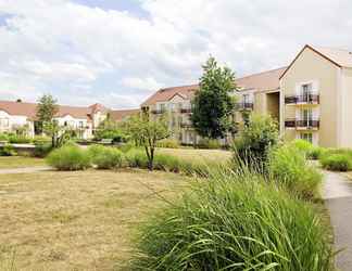 Exterior 2 Residhome Roissy Village