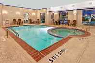 Swimming Pool Baymont by Wyndham Decatur