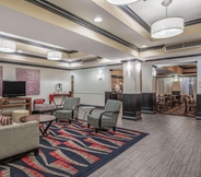 Lobi 7 La Quinta Inn & Suites by Wyndham Conway