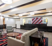 Lobi 5 La Quinta Inn & Suites by Wyndham Conway