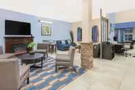 Lobi Microtel Inn & Suites by Wyndham Waynesburg