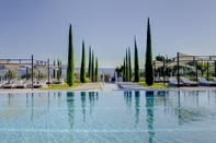 Swimming Pool Coquillade Provence