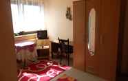 Kamar Tidur 6 Pension Mainzer Rad