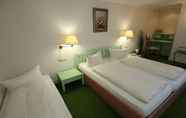 Bedroom 3 Schwarzwaldhotel & Restaurant Stollen