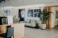 Lobi Pearly Grey Ocean Club Apartments & Suites
