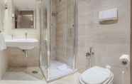In-room Bathroom 5 Rome Airport Hotel Fiumicino