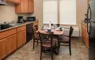 Bedroom 7 SureStay Plus Hotel by Best Western Kennewick Tri-Cities