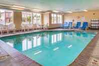 Swimming Pool SureStay Plus Hotel by Best Western Kennewick Tri-Cities