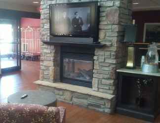 Lobby 2 Hampton Inn & Suites Salida