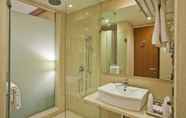 Toilet Kamar 3 Cambay Grand