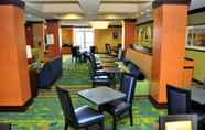 Restaurant 6 Fairfield Inn & Suites Seattle Bremerton