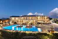 Swimming Pool Terradimare Resort & Spa