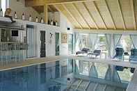 Swimming Pool Resorthotel Chalet Valley