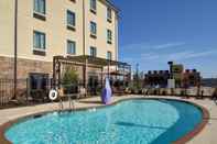 Swimming Pool Comfort Inn & Suites Fort Smith I-540