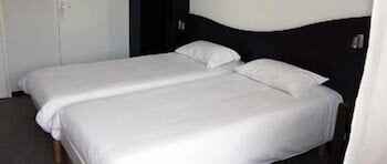 Kamar Tidur 4 Enzo Hotels Quimperle By Kyriad Direct