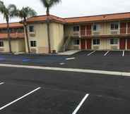 Common Space 2 Econo Lodge Near Bakersfield Fairgrounds