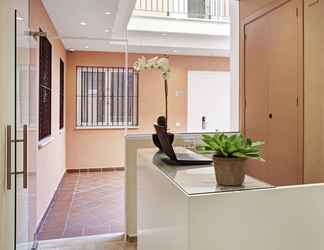 ล็อบบี้ 2 Apartamentos Metrópolis Sevilla