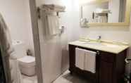In-room Bathroom 4 Cesar Hotel & spa