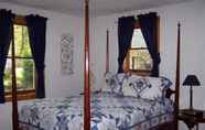 Bedroom 2 Cabin Creekwood