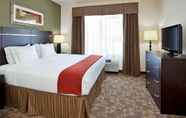 Kamar Tidur 2 Holiday Inn Express Hotel & Suites TOPEKA NORTH, an IHG Hotel