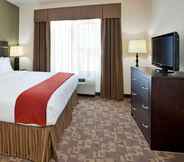 Bilik Tidur 2 Holiday Inn Express Hotel & Suites TOPEKA NORTH, an IHG Hotel