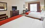 Kamar Tidur 6 Holiday Inn Express Hotel & Suites TOPEKA NORTH, an IHG Hotel