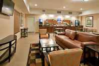 Lobi Holiday Inn Express Hotel & Suites TOPEKA NORTH, an IHG Hotel