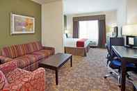 Common Space Holiday Inn Express Hotel & Suites TOPEKA NORTH, an IHG Hotel