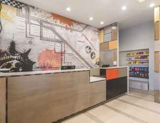 Lobi 2 La Quinta Inn & Suites by Wyndham Brooklyn Downtown