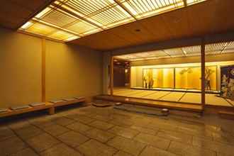 Lobby 4 Kinjohro Kanazawa
