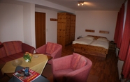 Bedroom 7 Hotel garni Zur Post