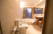 In-room Bathroom 3 Rochester Bariloche