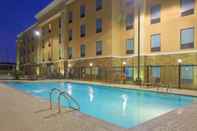 Swimming Pool Hampton Inn & Suites New Braunfels