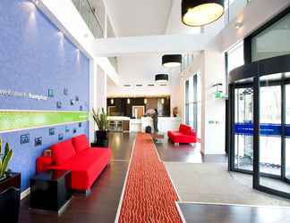 Lobi 2 Hampton by Hilton Liverpool City Center