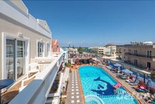 Swimming Pool Epis Hotel