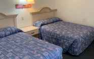 Phòng ngủ 7 Roman Holiday Motel