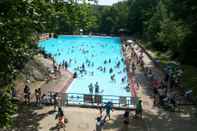 Swimming Pool Overlook Lodge at Bear Mountain