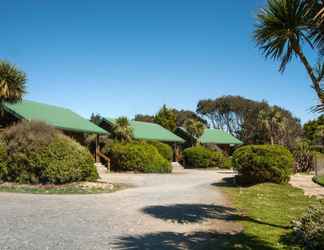 Exterior 2 Shining Star Beachfront Accommodation