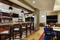 บาร์ คาเฟ่ และเลานจ์ Hyatt House Denver Airport