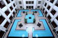 Swimming Pool Green Park Hotel