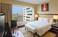 Bedroom 6 Courtyard by Marriott Mumbai International Airport