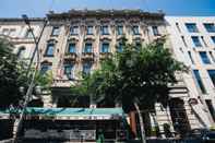 Swimming Pool Courtyard by Marriott Budapest City Center