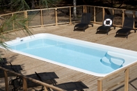 Swimming Pool Auberge Le Cosy